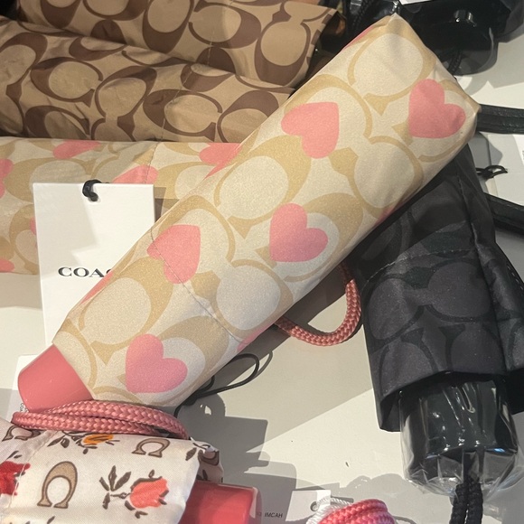 New Coach UV Protection Mini Umbrella in Signature Heart Cherry Print - Picture 2 of 4